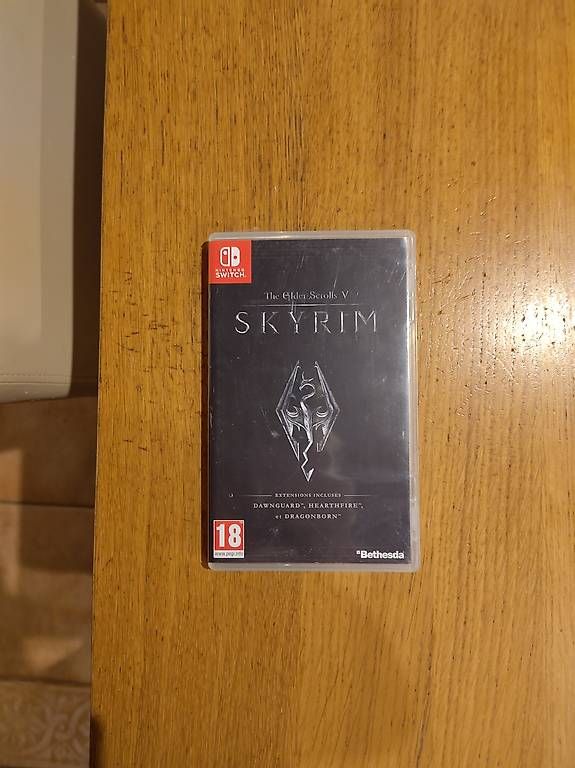 Giochi: Skyrim (Nintendo Switch) – Usato da Brent venduto da verbouxjeremy