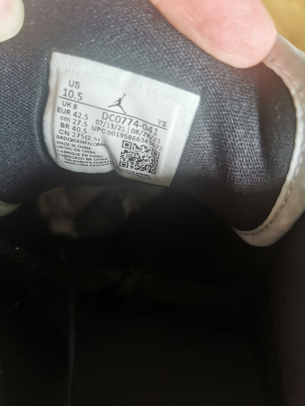Jordan Scarpe da uomo: Jordan 1 Low Black University Blue White 42.5 – Usato da Bern venduto da ged_ffx9 5