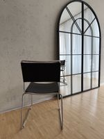 Vintage Design Freischwinger – Chrom & schwarzes Leder