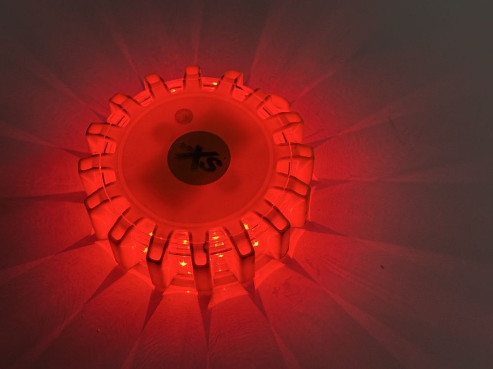 LED Warnleuchte mit Magnet, Pannenhilfe - Auto / Motorrad 5