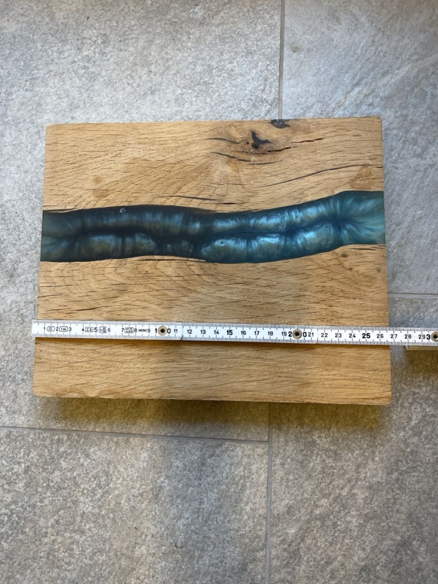 Articoli in legno: Holzbrett mit Epoxidharz Flussdesign – Usato da Basel venduto da sophcollector 2