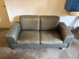 Ledersofa grau 2-Sitzer guter Zustand