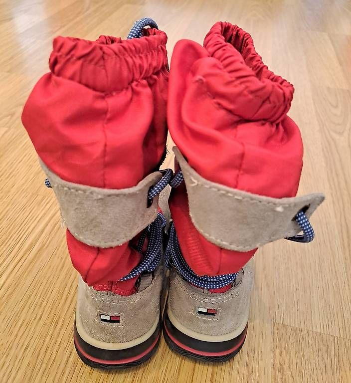 Tommy Hilfiger Scarpe da uomo: Winterschuh/-stiefel Tommy Hilfiger, Gr. 27 – Usato da Rotkreuz venduto da Blubberli1 2