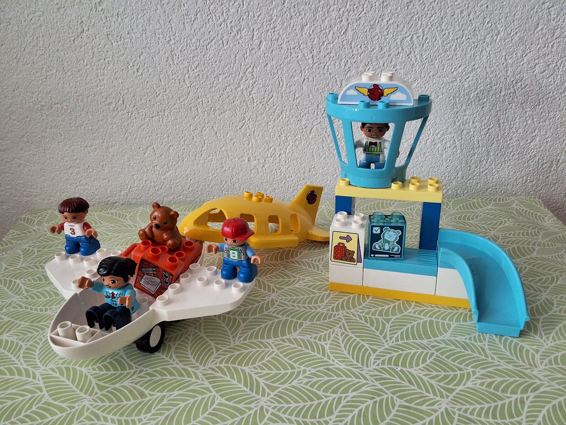 Lego Giocattoli: Lego Duplo Flughafen mit Rollkoffer – Usato da Liebefeld venduto da moony4blue 1