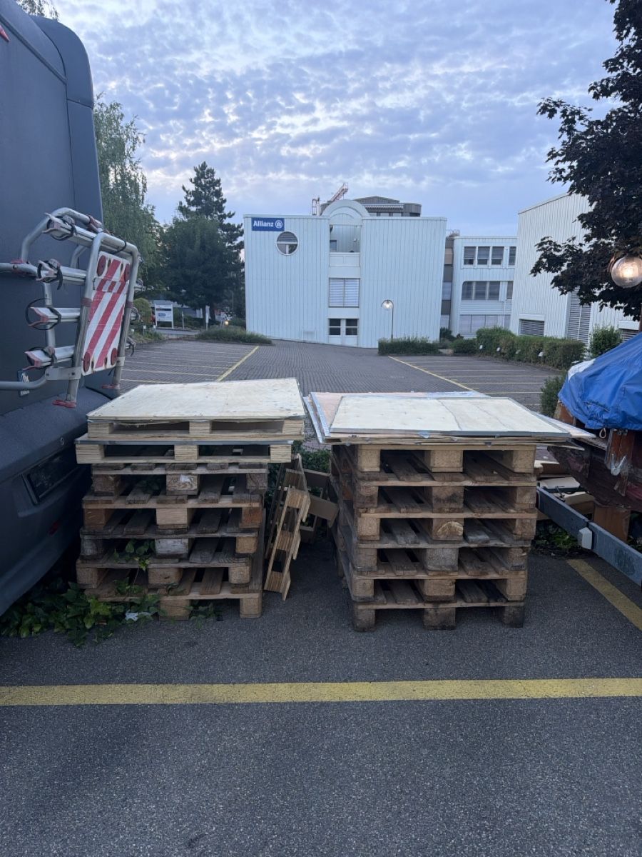 Pallets: EPAL HOLZPALETTEN / 10 Stück – Usato da Bubendorf venduto da BLCAUTOMOBILE