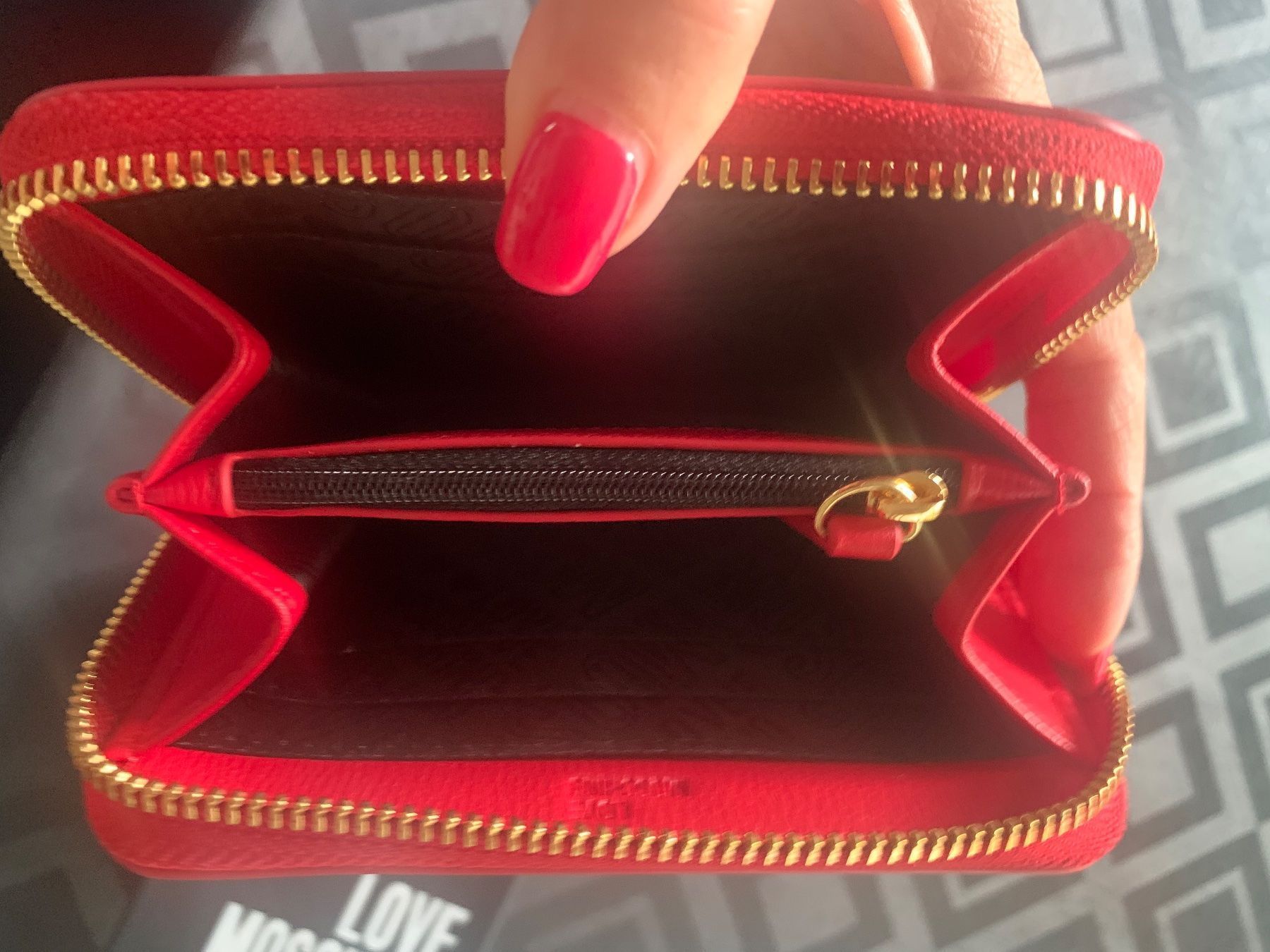 Moschino Portemonnaie: Portefeuille Love Moschino rouge – Gebraucht aus Fully von Sassa68 2