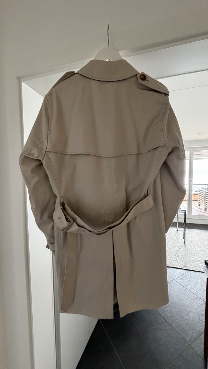 Burberry Cappotti: Klassischer Burberry Trenchcoat – Nuovo (secondo la descrizione) da Bäch SZ venduto da Raybe88 3