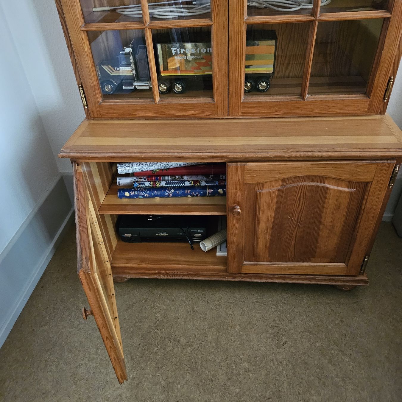 Armadi: Schrank mit Vitrine  – Usato da Thun venduto da Engel114 7