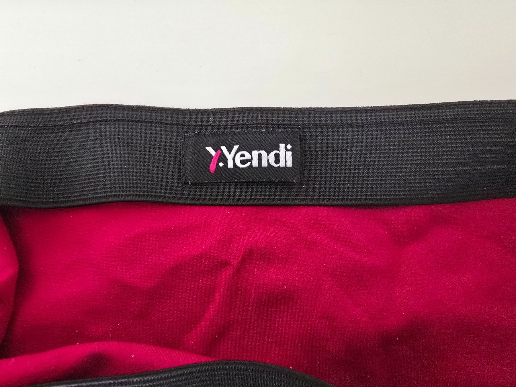 Gonne: Mini jupe rouge Yendi – Usato da La Chaux-de-Fonds venduto da Cokecollection 2