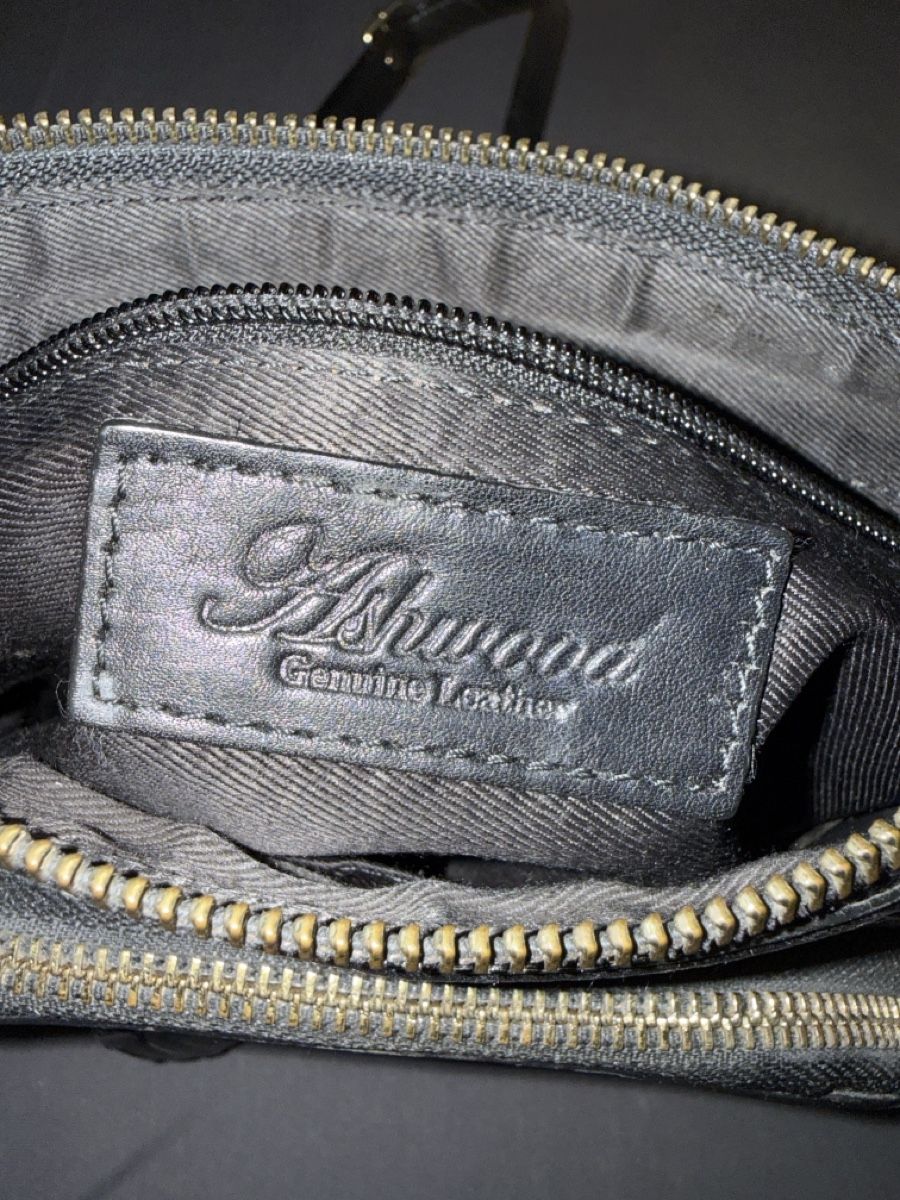 Borse da donna: Elegante Ashwood Ledertasche mit Fransen – Usato da Pfungen venduto da fes_9gxb 2