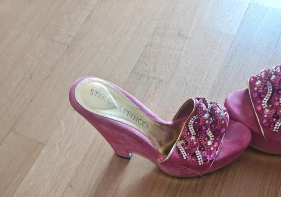 Scarpe da donna: Sandalen Stefania Pellicci – Usato da Luzern venduto da Dan_8m79 2