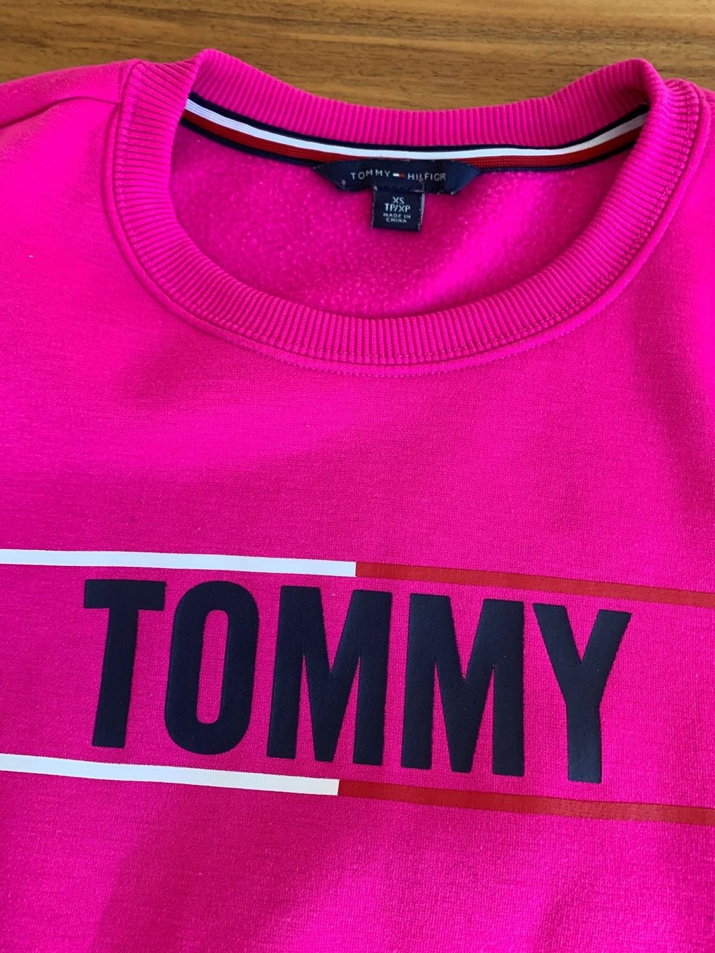 Tommy Hilfiger Maglioni & Felpe: TOMMY HILFIGER knallpinker Pullover Grösse XS – Usato da Meiringen venduto da littlered-ridinghood 1