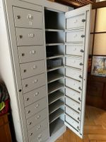 Laptop-Schrank (sicher verwahren und laden)
