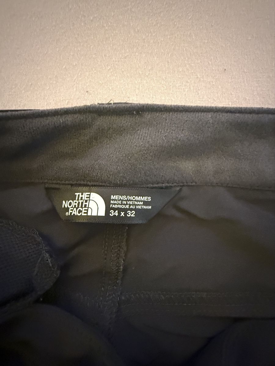 North Face Pantaloni: Wanderhosen The North Face – Usato da St. Gallen venduto da Supernova81 1