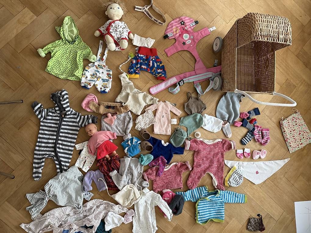 Puppen: Bäbi Kleider – Gebraucht aus Basel von Paezzen