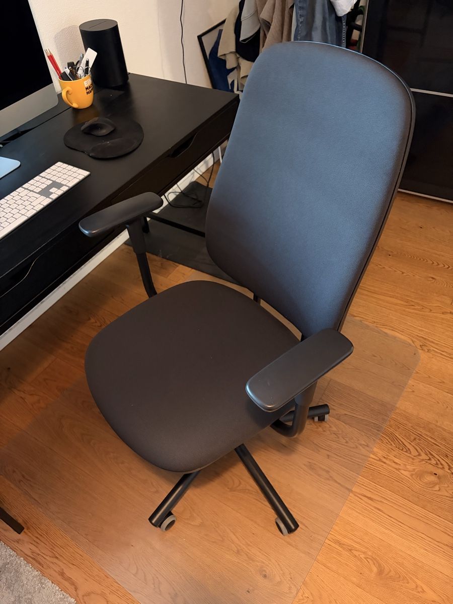 Stühle: AB 1.- Bürostuhl – Gebraucht aus Niederwangen BE von Swiss_Buyer7