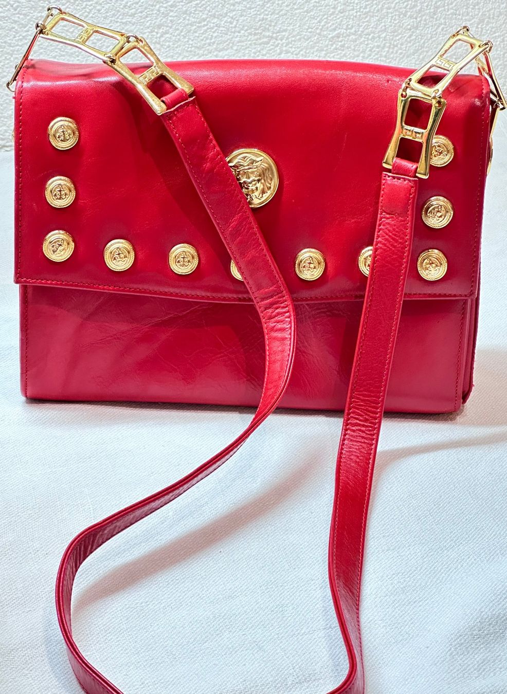 Borse da donna: Leder Crossbody / Umhängetasche Rot – Usato da Oberrüti venduto da siyito