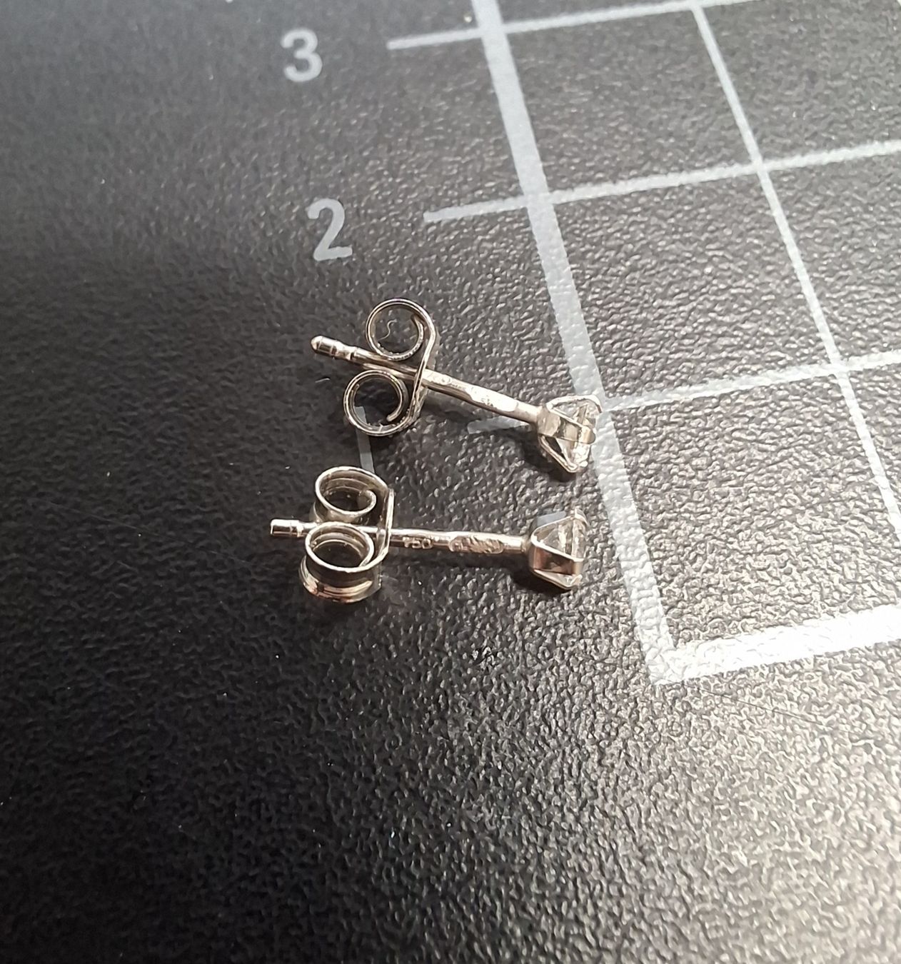 Orecchini pendenti & Orecchini a lobo: ohrstecker 750er Weissgold – Usato da Oftringen venduto da Nore1990 1