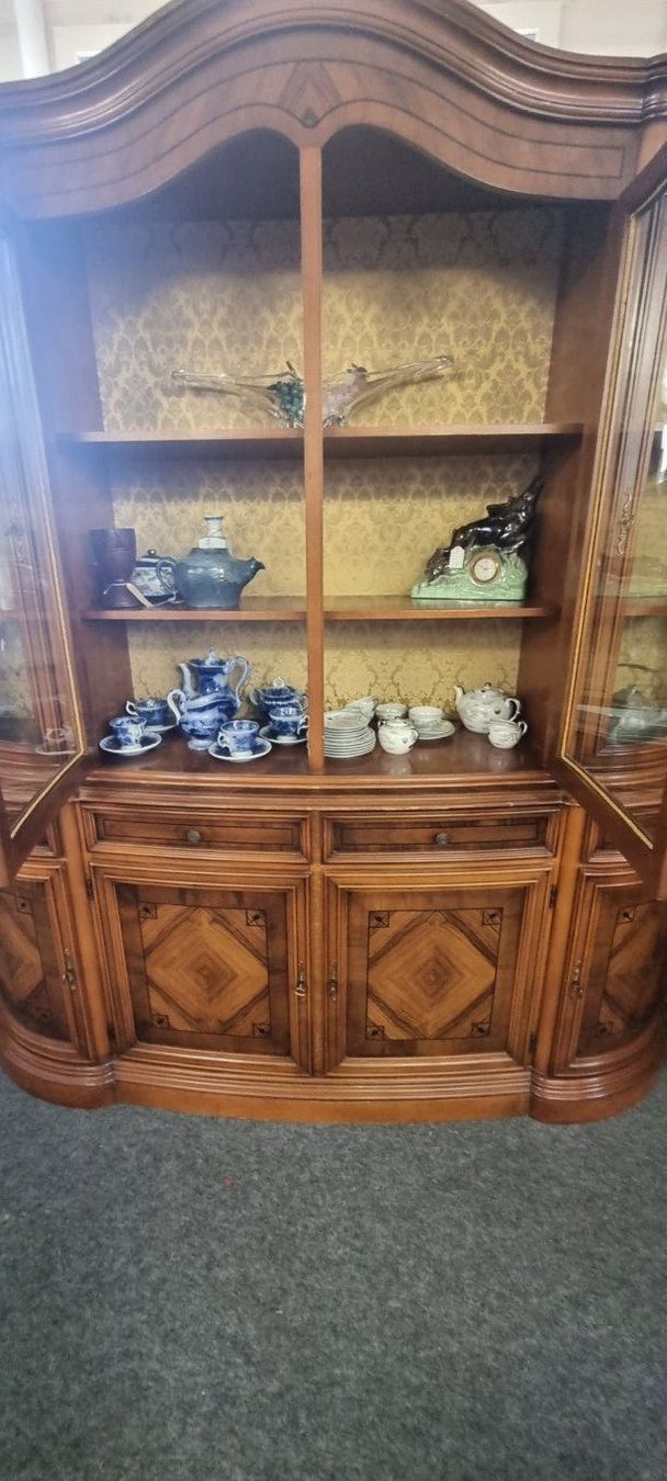 Buffets: Schönes Büffet Edle Vitrine Stilmöbel – D'occasion à Flums par Flumsantik 6