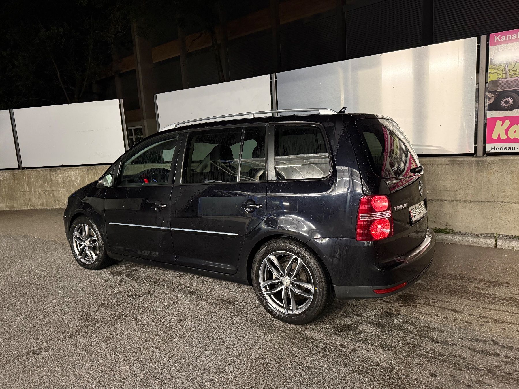 VW Automobili: VW Touran 2.0 tdi 7 Plätze – Usato da Degersheim venduto da mar_g88s