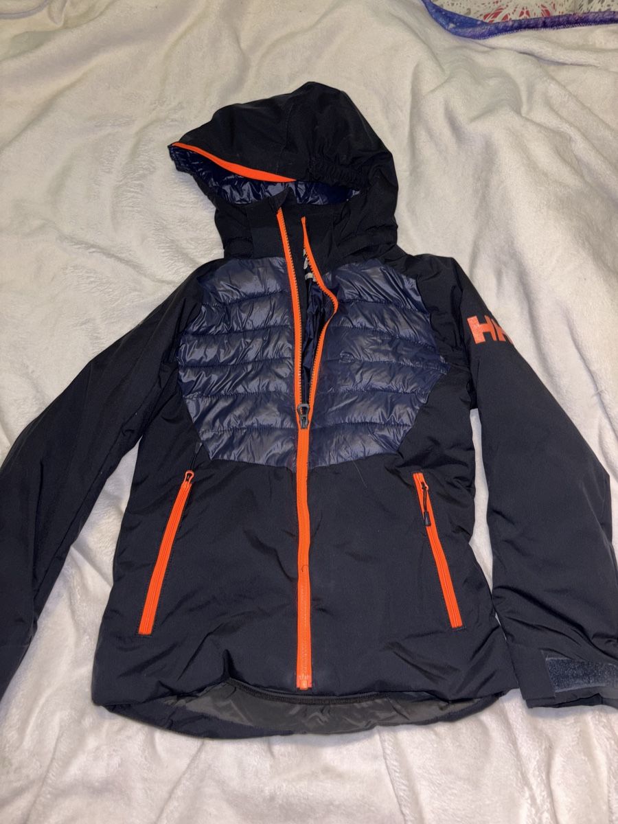 Skis: Ensemble ski helly hansen – Gebraucht aus Saxon von and_9qkg