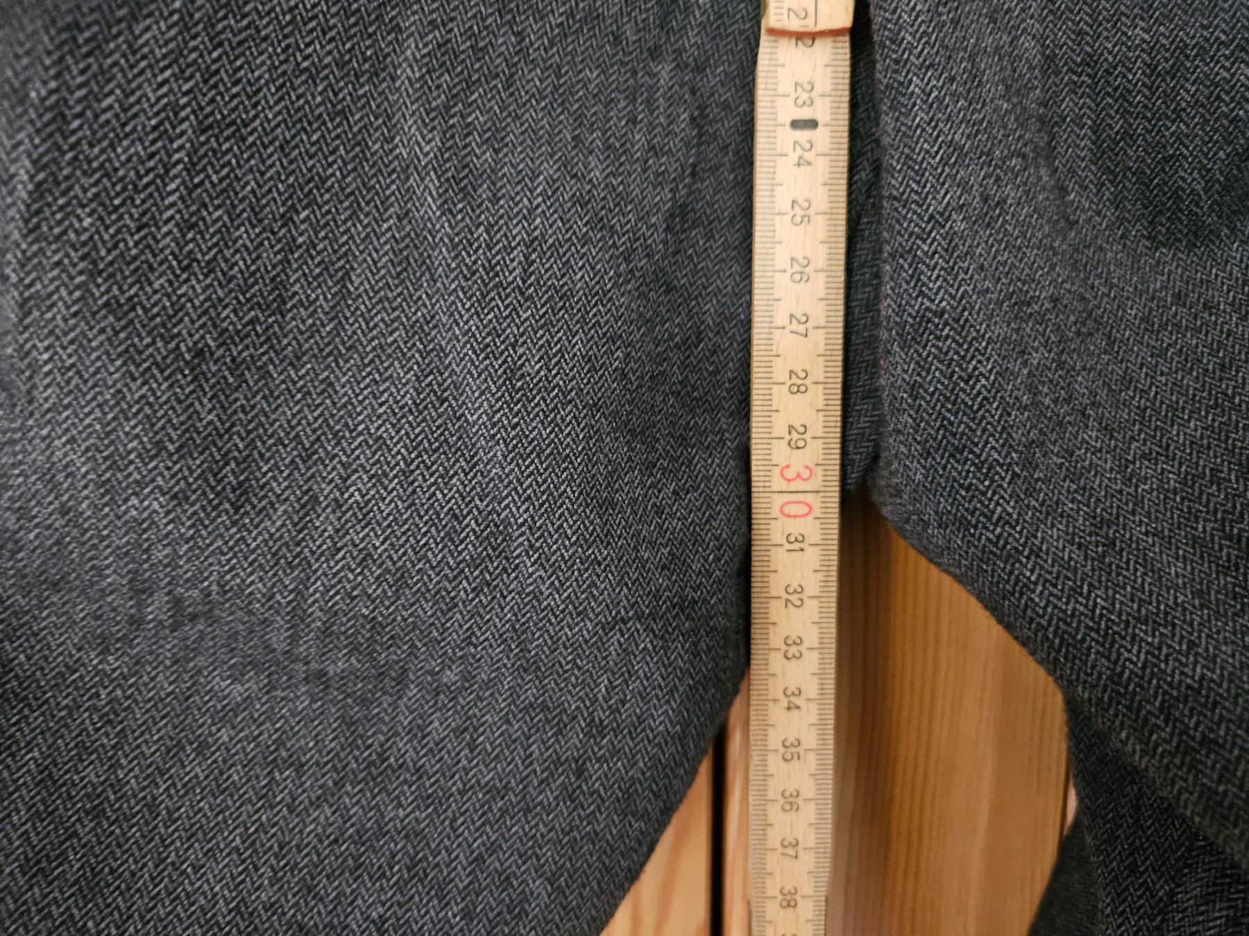 Esprit Pantaloni: Esprit Stoffhose, Grau-Schwarz, Gr. 40 – Usato da Wettingen venduto da Sk8ertomda 4