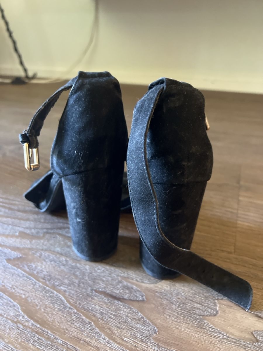 Chaussures femmes: Damenschuhe Absatzschuhe Grösse 38 – D'occasion à Illnau par Michele0210_ 2