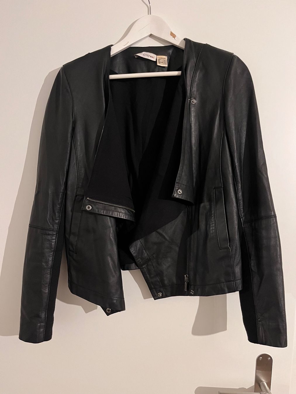 La Redoute Jacken: Soft Grey Lederjacke, schwarz, Grösse 38, Lammleder, neuw. – Gebraucht aus Küttigkofen von laeh 1