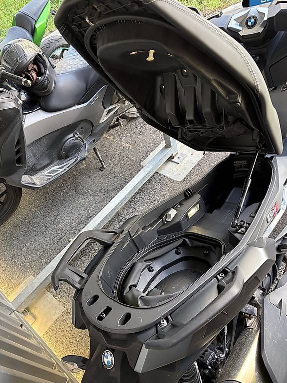 BMW Scooter: BMW C 400 X  2021  9300 km – Usato da Cortaillod venduto da semirmujic 3