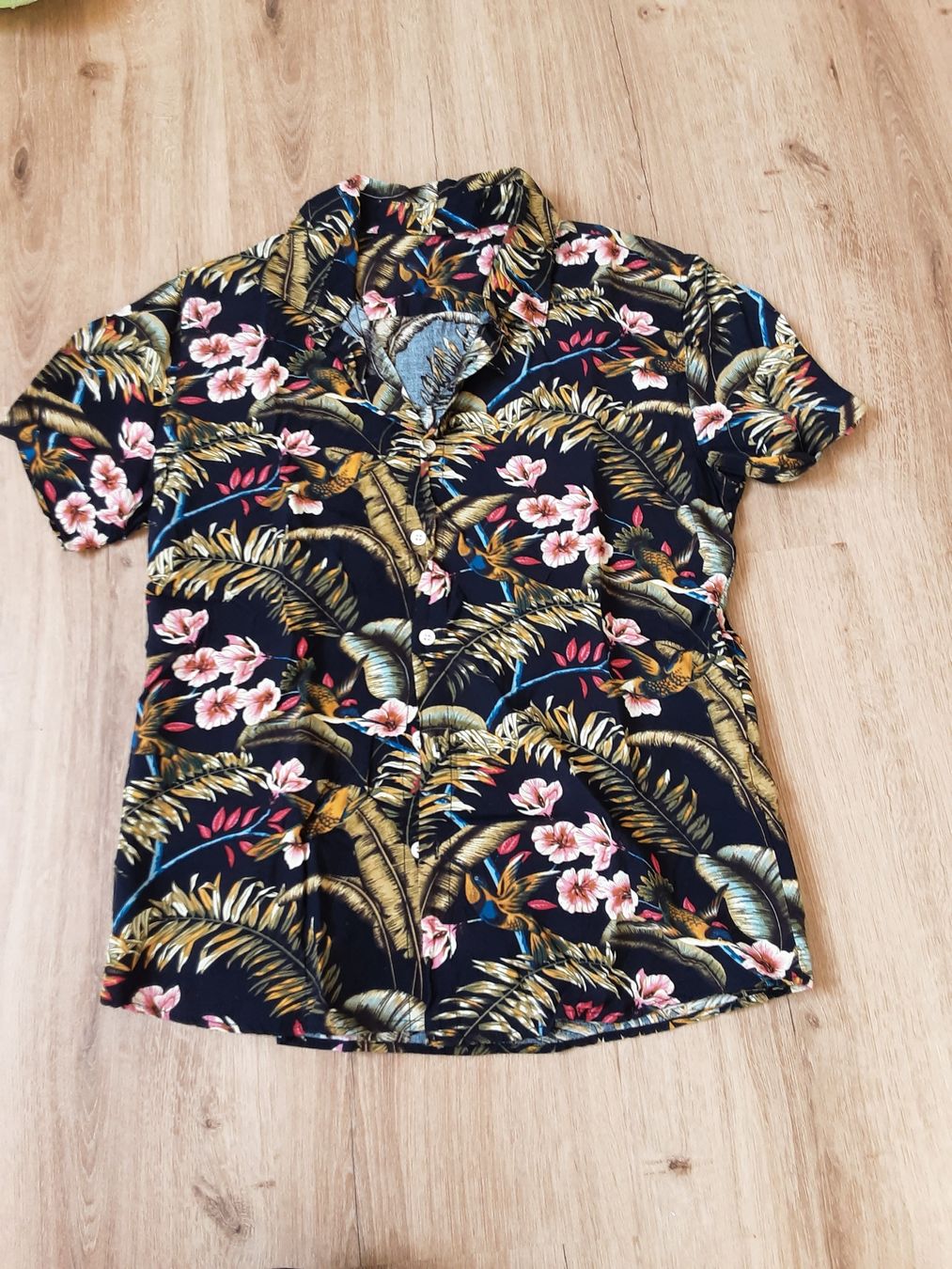 Camicie: Sommerliches Hemd mit Blumenmuster, Grösse S – Usato da Altdorf UR venduto da Brandli