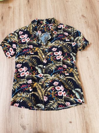 Sommerliches Hemd mit Blumenmuster, Grösse S