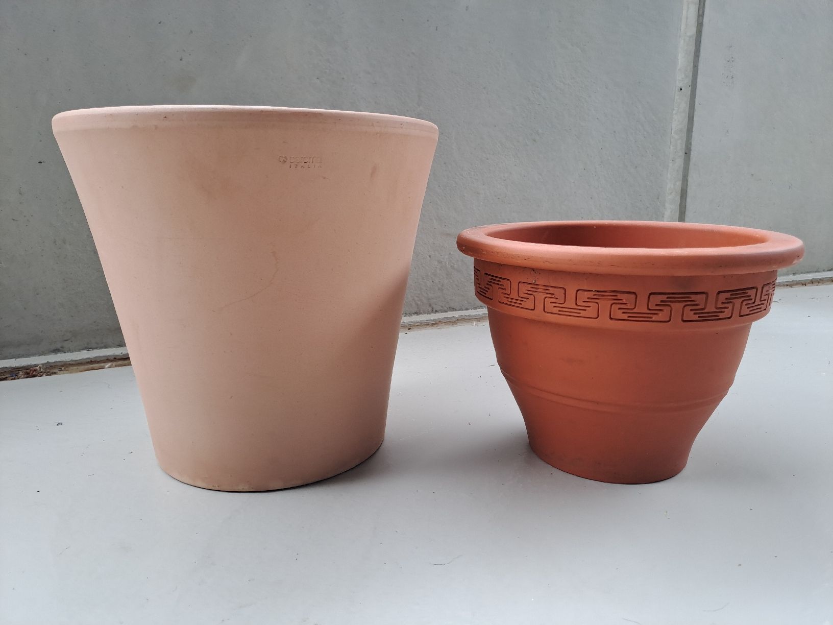 Blumentöpfe: 2 Terrakotta Blumentöpfe – Gebraucht aus Zürich von ale_nk5w