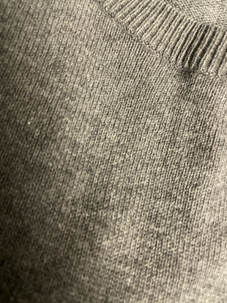 H&M Pullover & Sweatshirts: Zwei Feinstrick Pullover H&M grau gestreift Gr.122/128 – Gebraucht aus Obergerlafingen von cabo4 2