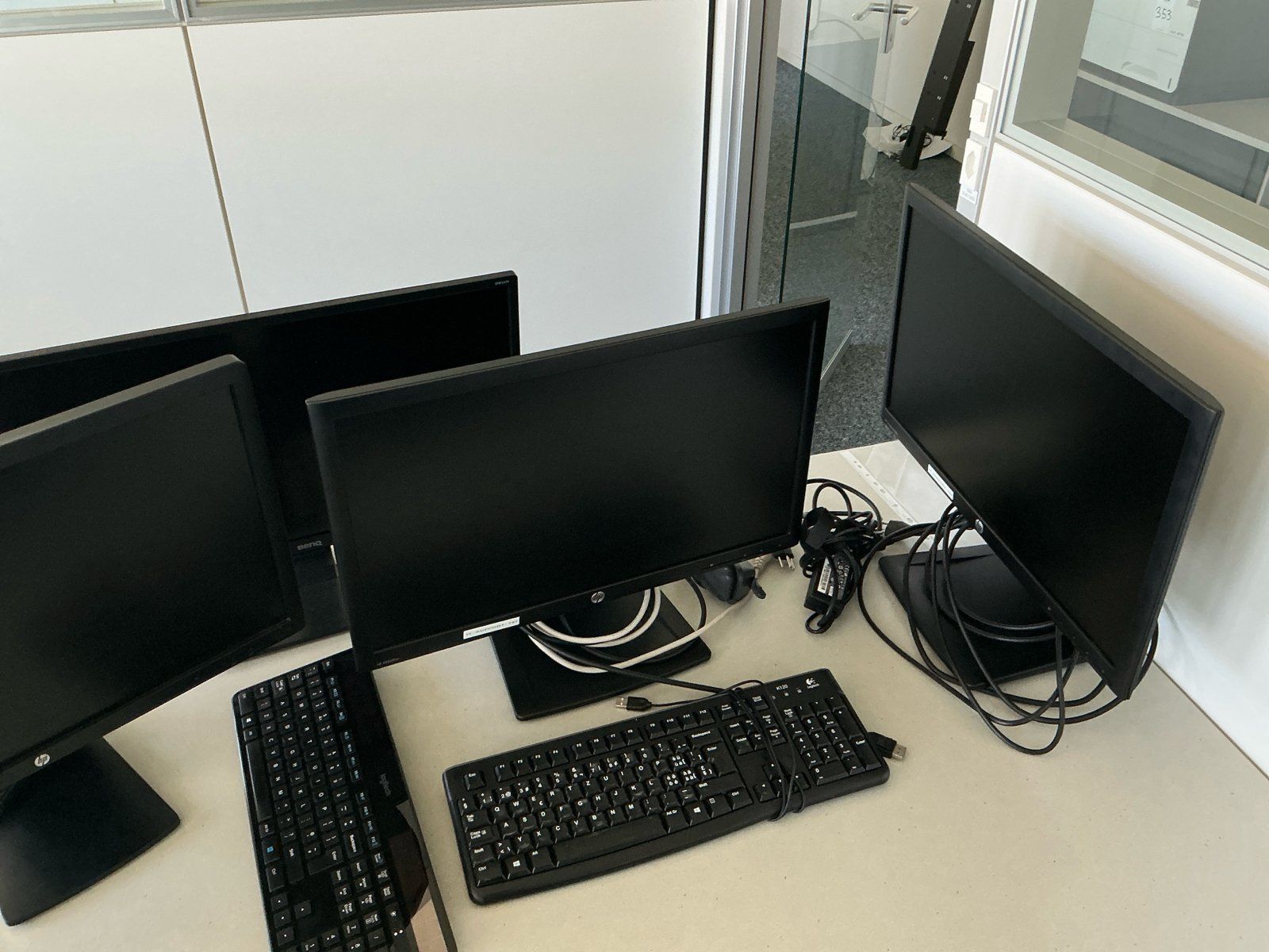 Monitor: Posten mit IT Zubehör – Usato da Zürich venduto da PIPM_Switzerland 4