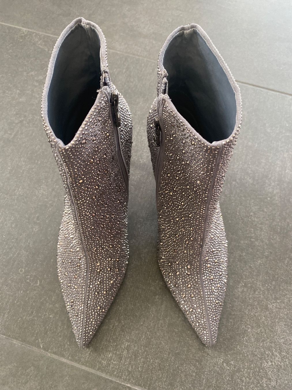 Scarpe da donna: Carvela bottines strass NEUFS taille 40 – Nuovo (secondo la descrizione) da Delémont venduto da Ma_LoU.01 1