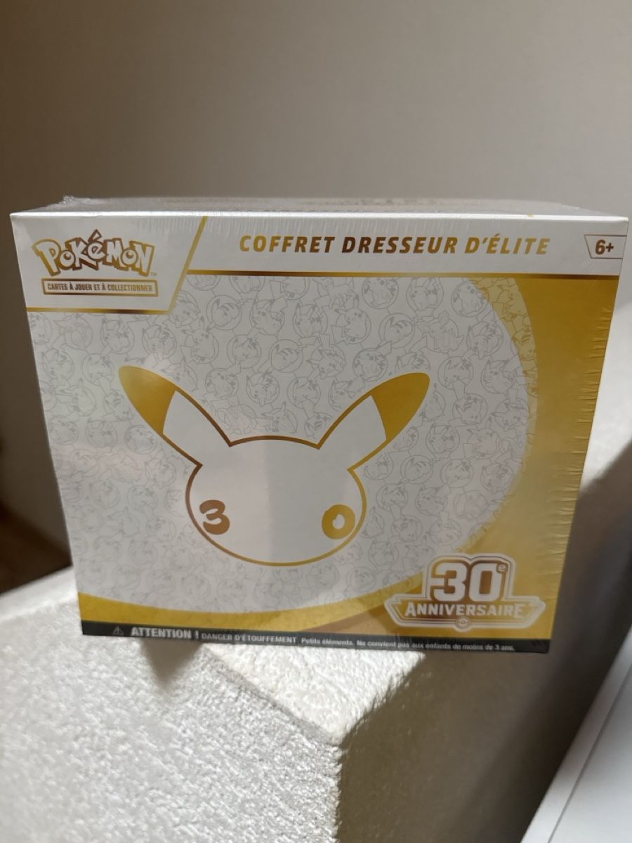 Pokémon Sammelbilder & Trading cards: Pokemon ETB 30th Anniversary FR – Neu und originalverpackt aus Corminboeuf von hna_jq22