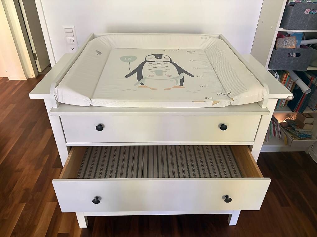 Fasciatoi & Accessori: Hemnes Kommode mit Wickelaufsatz – Usato da Zürich venduto da chlochette 3