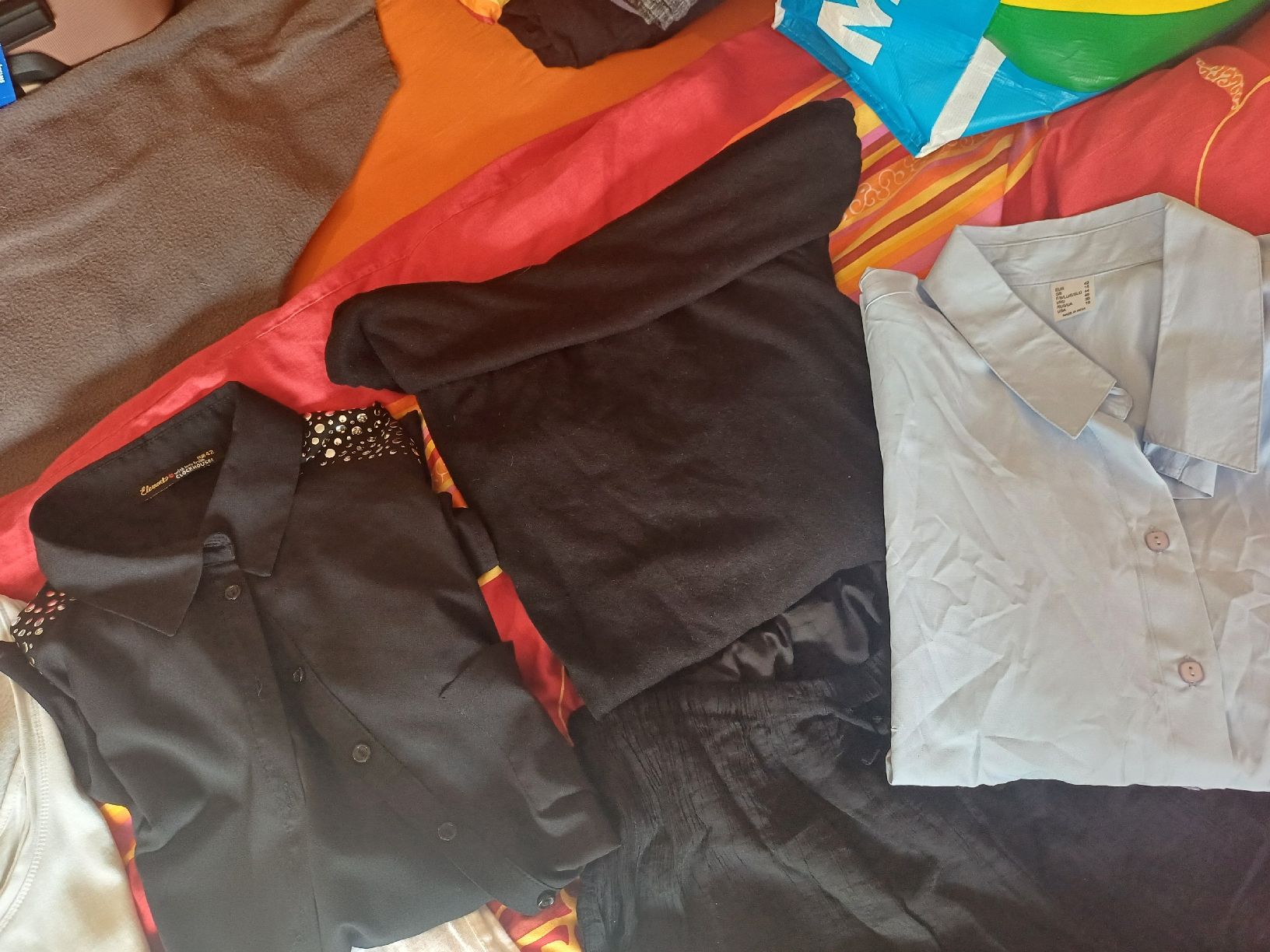 Lotti di vestiti: Kleiderpaket an diversem – Usato da Niederwangen BE venduto da Loulilou86 4