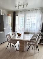 Chaises + table