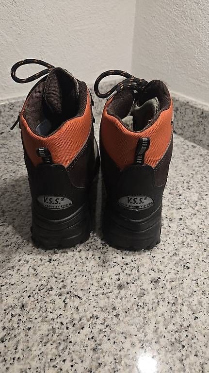 Herrenschuhe: Neue Wanderschuhe Gr. 42 – Neu und originalverpackt aus Seuzach von Ori7 2