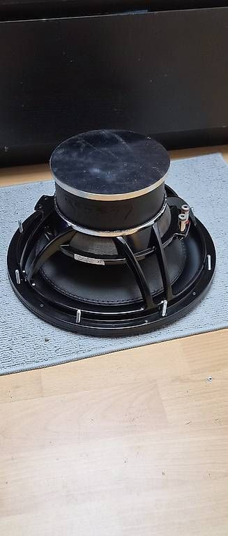 Haut-parleurs: Subwoofer  – D'occasion à Lostorf par Danu_G 2