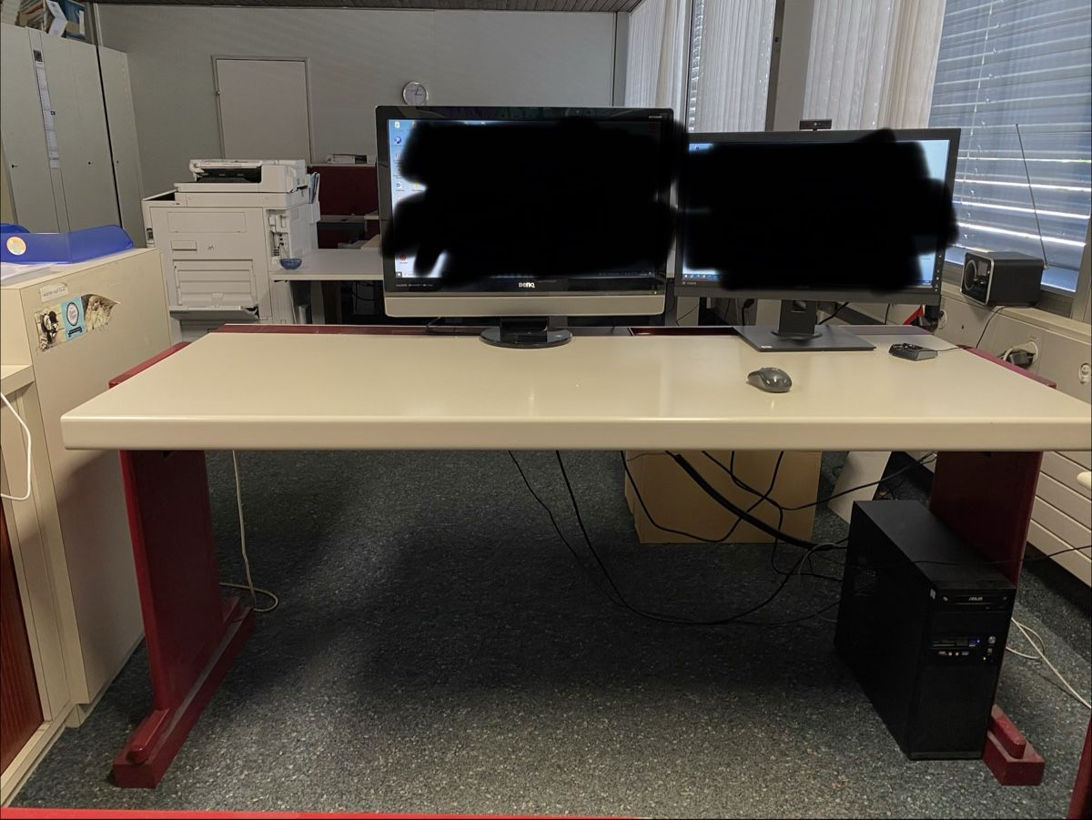 Bureaux: Schreibtisch  – D'occasion à Hägglingen par Karin0802