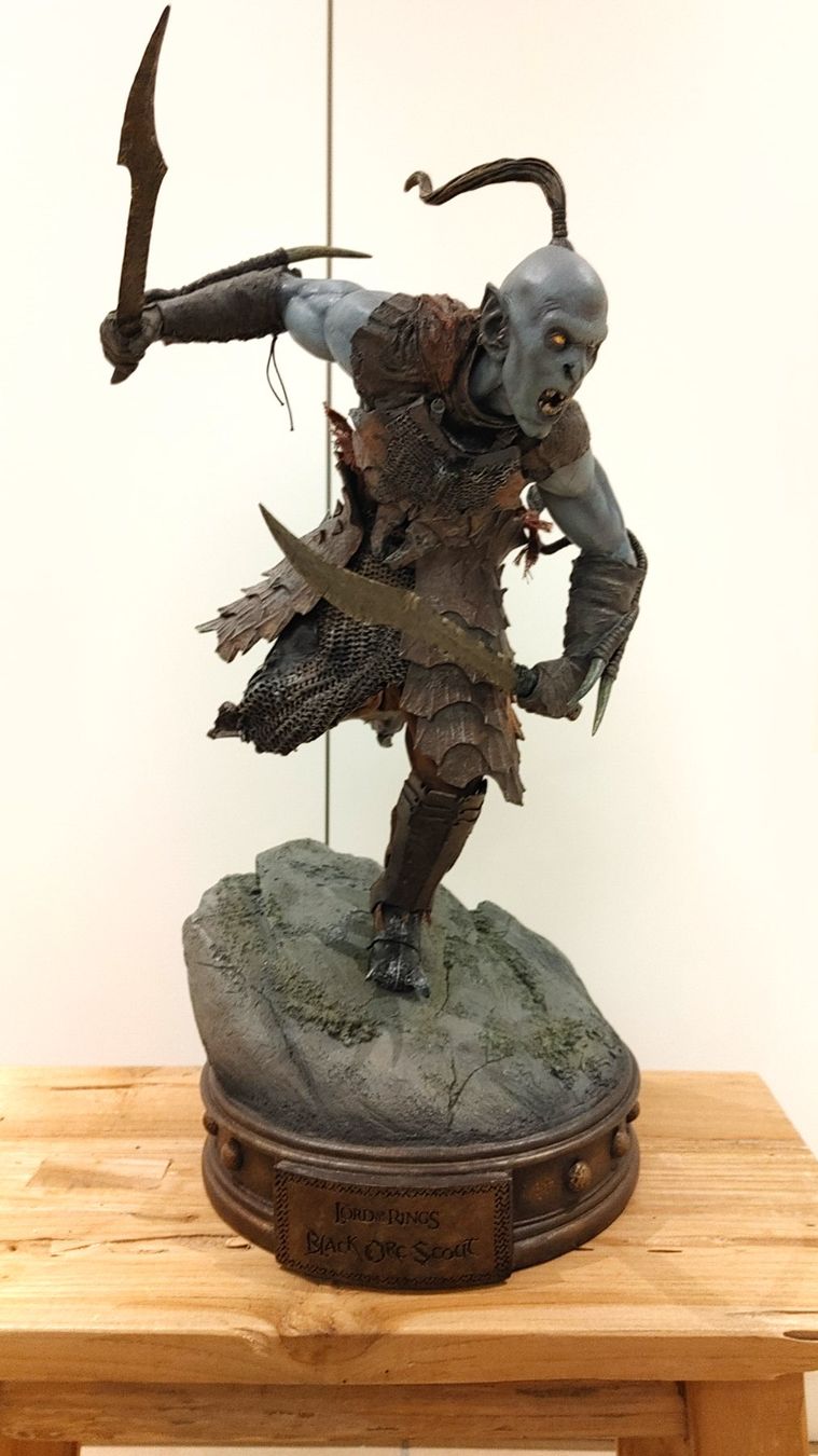 Figuren: Sideshow HERR DER RINGE Black Orc Scout Premium Format – Gebraucht aus Schwändi GL von Petra2134 1
