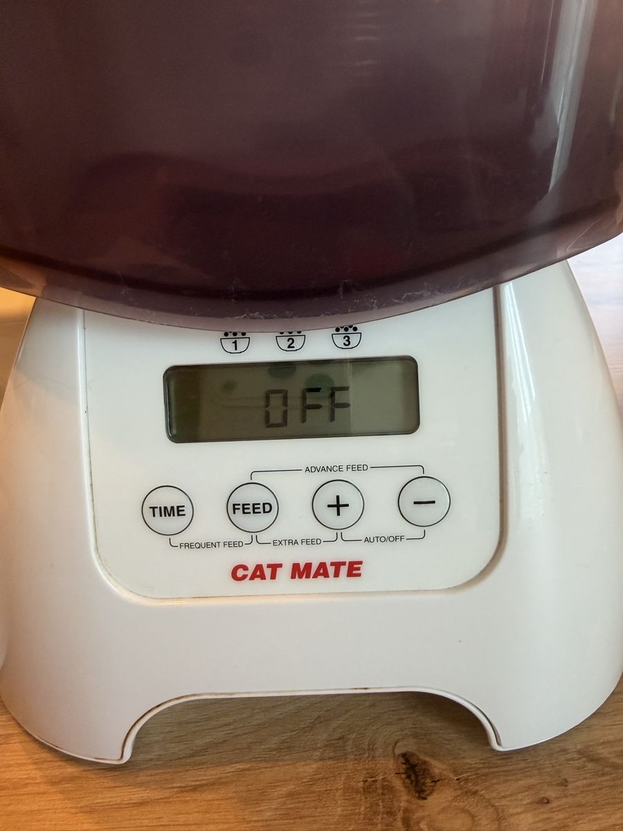 Futter: Futterautomat Cat Mate ( batterie ) – Gebraucht aus Oberarth von kva_nh9k 1
