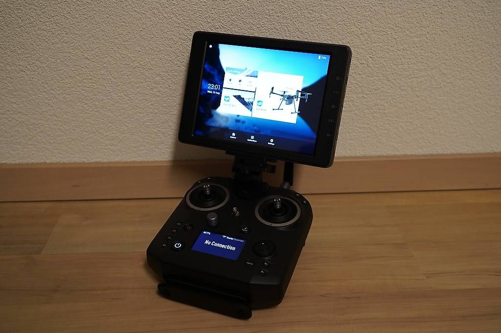 DJI Telecomando: DJI Cendence Controller + CrystalSky 7.85" Monitor – Usato da Gelterkinden venduto da patriks4 1