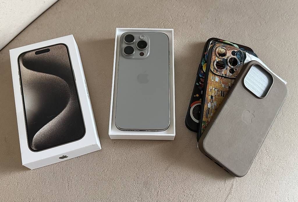 Telefoni cellulari / Smartphones: iPhone 15 pro 128GB – Usato da Montreux venduto da Memecita