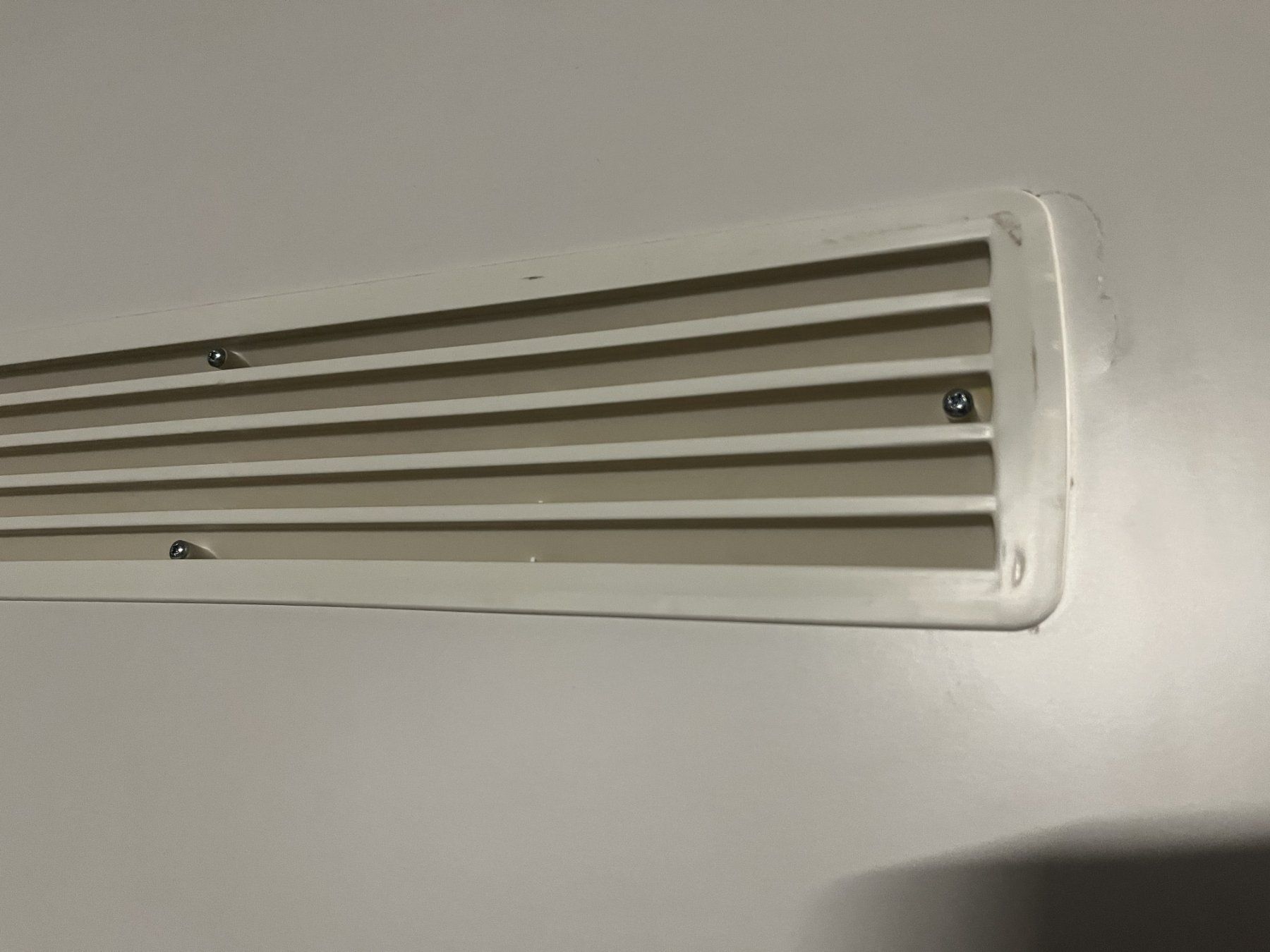 Portes: Innentür weiss 85 x 200 cm mit Lüftungsgittern – D'occasion à Uster par LangGusch 2