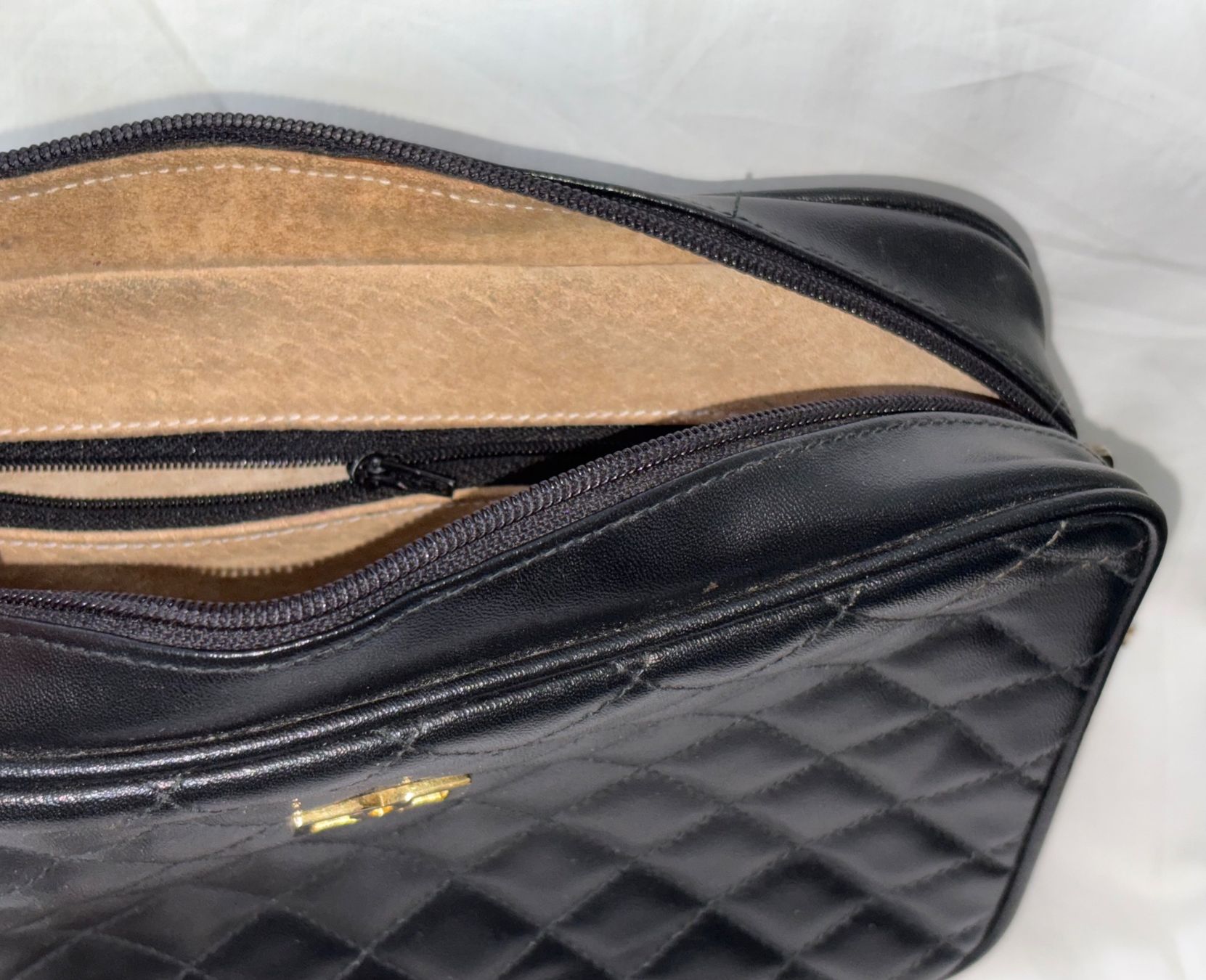 Borse da donna: Vintage Schultertasche "Camera Bag"-Stil, schwarz – Usato da Oberrieden venduto da pet_n2c2 2