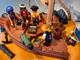 Playmobil, Pirateninsel mit Schiffswrack und Goldschatz