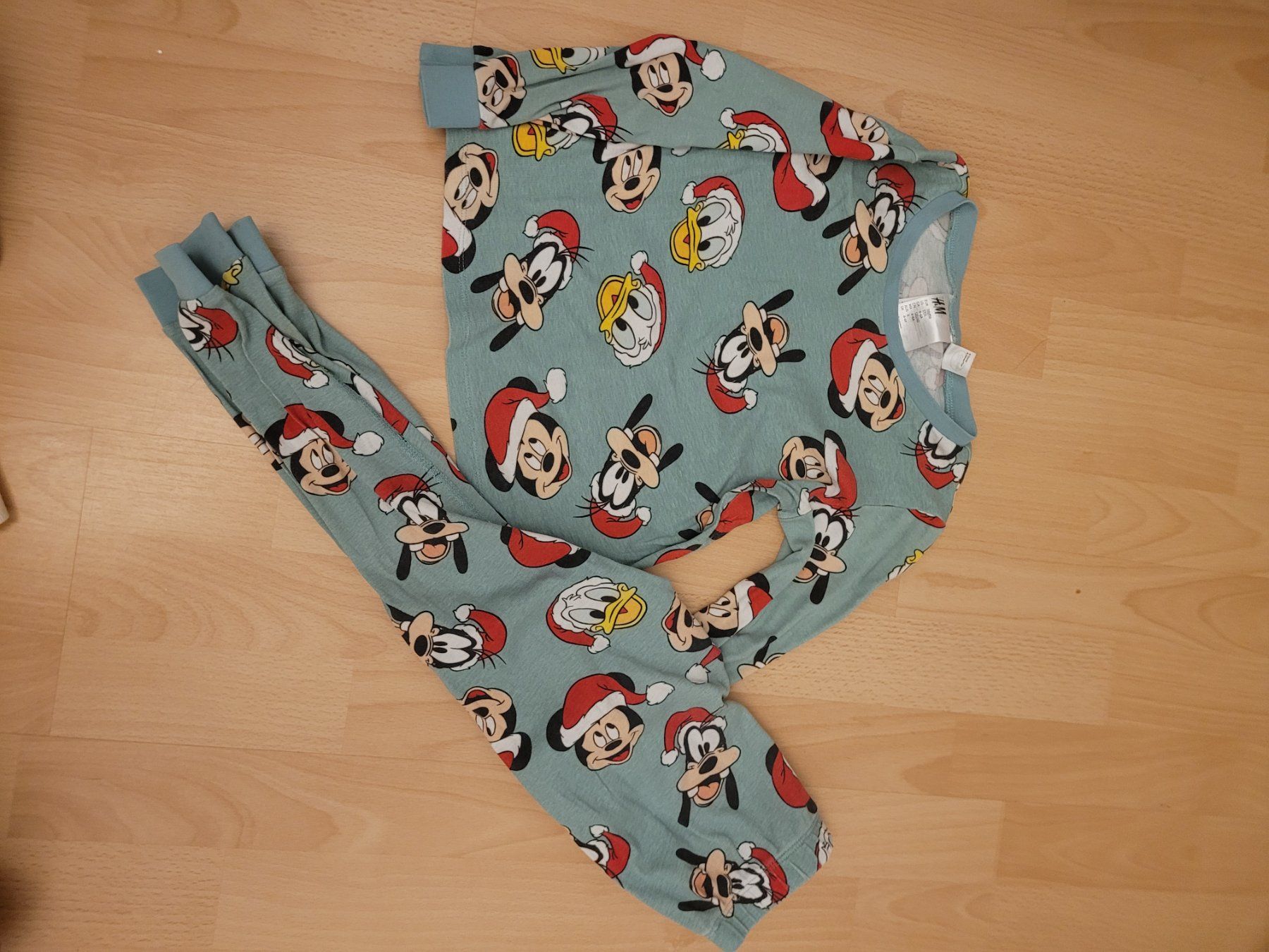 Pigiama & Simili: Pyjama Mickey Weihnachten – Usato da Inwil venduto da Flower2325